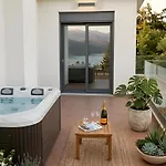 360 Skyline Suite, Holiday home *